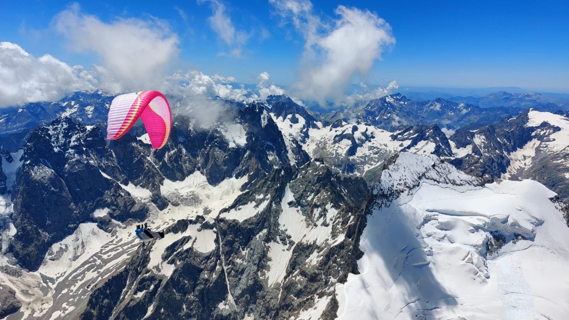 Au-dessus de la Barre des Ecrins