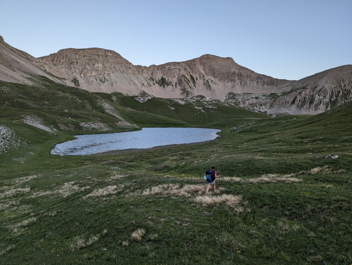 Nous laissons le premier lac de côté pour monter au 3e, le plus petit.