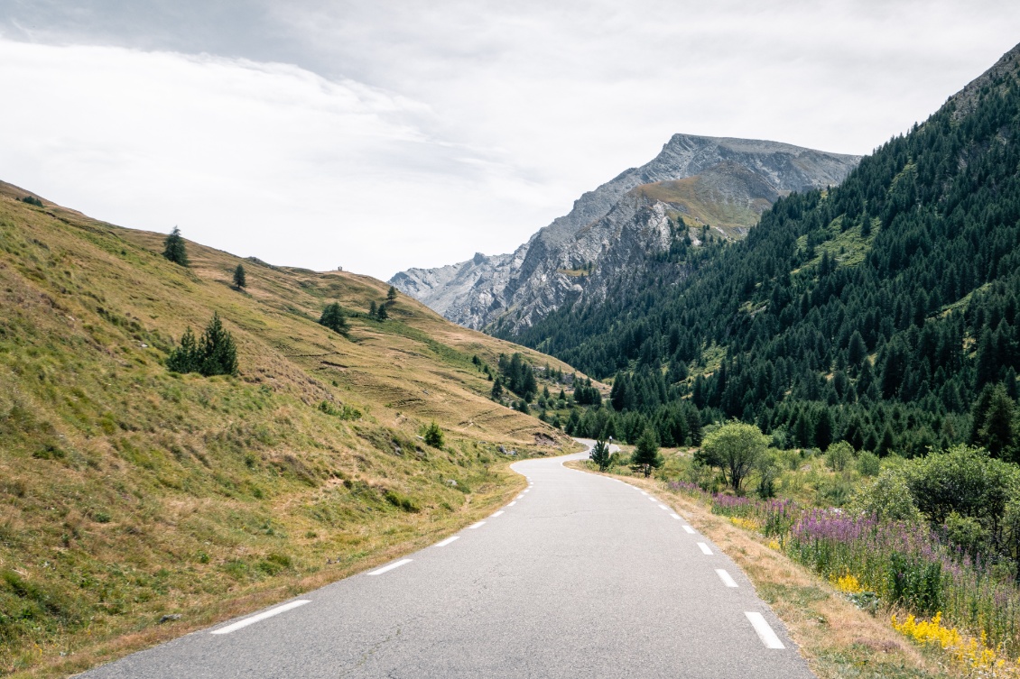 Une seule montée me sépare de l'Italie : le col Agnel.