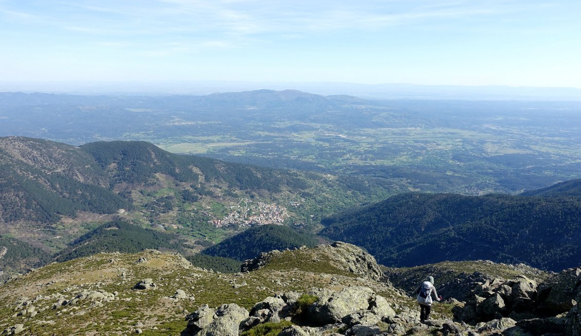 Descente vers Mijares, fin de la Sierra de Gredos mais pas du Système central.