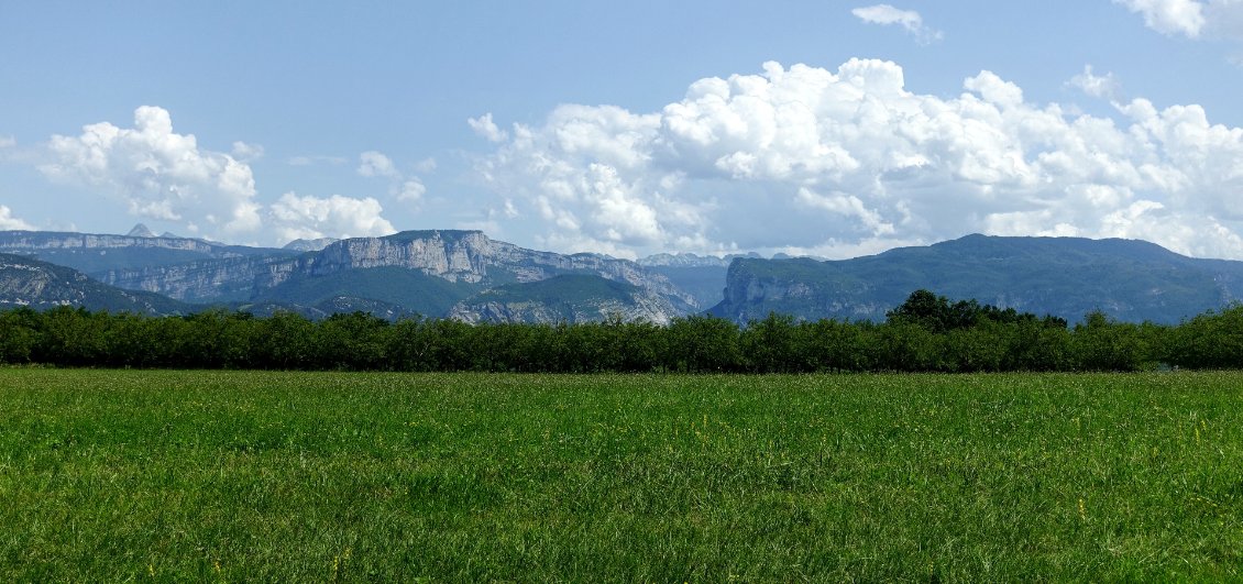 Le Vercors et ses falaises