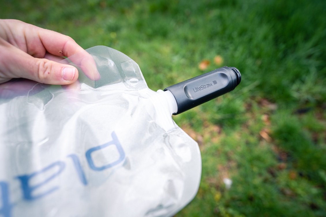 Interopérabilité : filtre LifeStraw sur réservoir Platy.