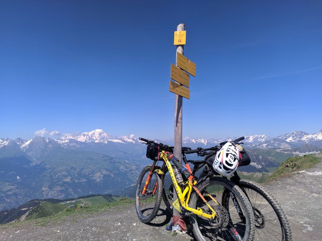 J41 - Mont Jovet, bel objectif dont la montée se roule en majorité depuis Bozel (seulement un petit portage après le refuge).