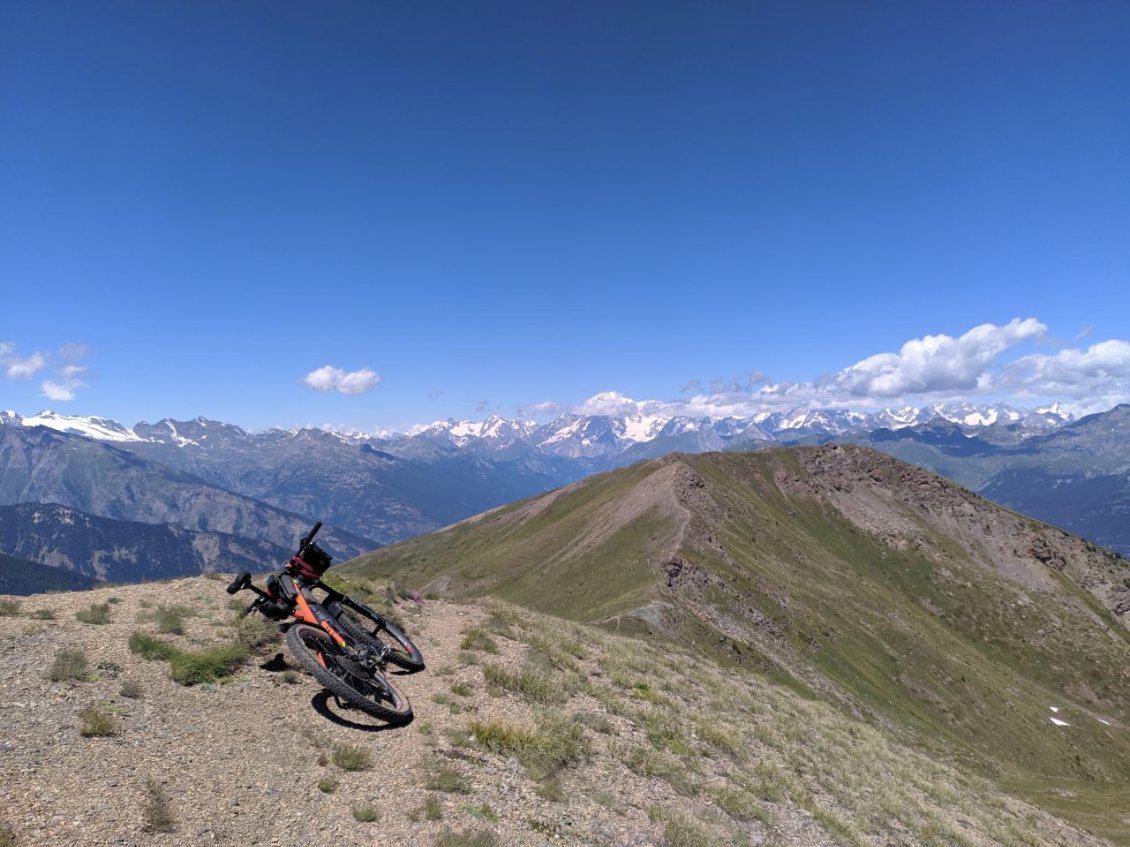 J45 - Entre le col Tsa Setze et la Pointe de la Pierre, avant une longue descente sur Aoste.