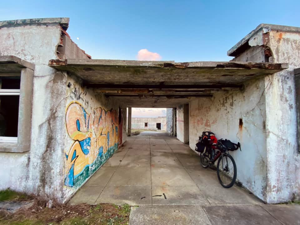 JOUR 7 : Urbex à vélo dans une ancienne base de l'OTAN