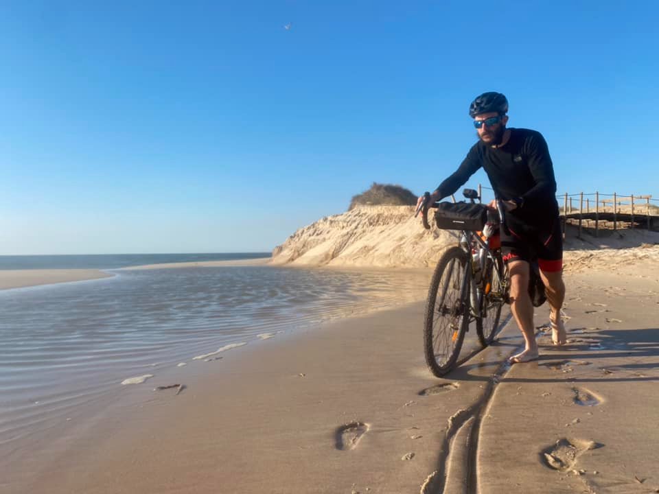JOUR 12 : Quand le pont est cassé par les vagues, il faut continuer dans le sable.