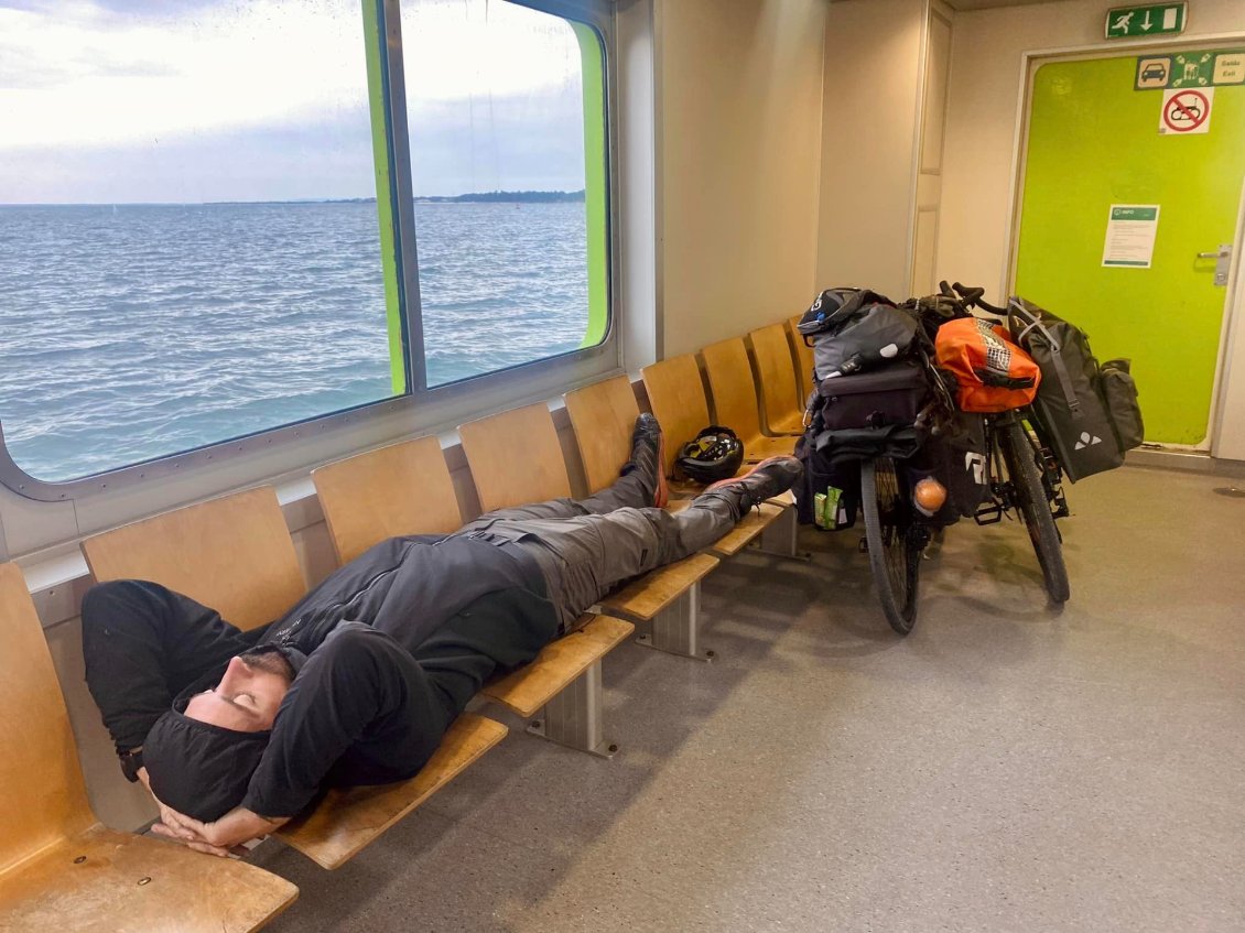 JOUR 16 : Ferry numéro 2, on en profite pour prendre des forces