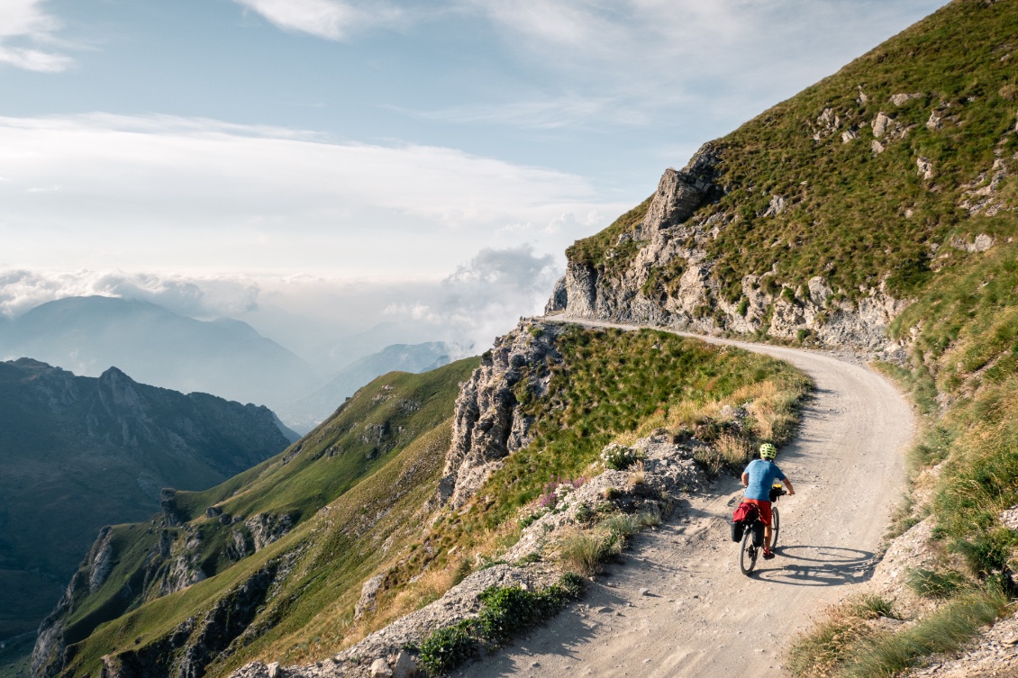 Couverture de L’estomac dans l’Italie - gravel et gourmandise dans les Alpes