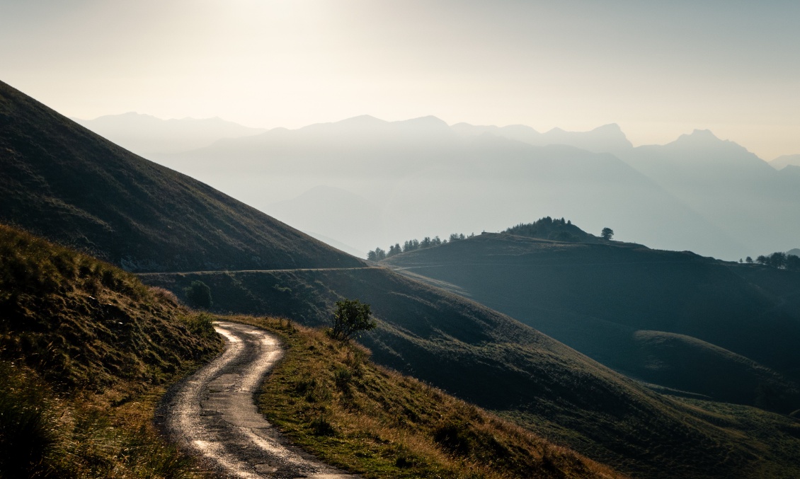La route d'altitude autour de l'Authion est sublime.