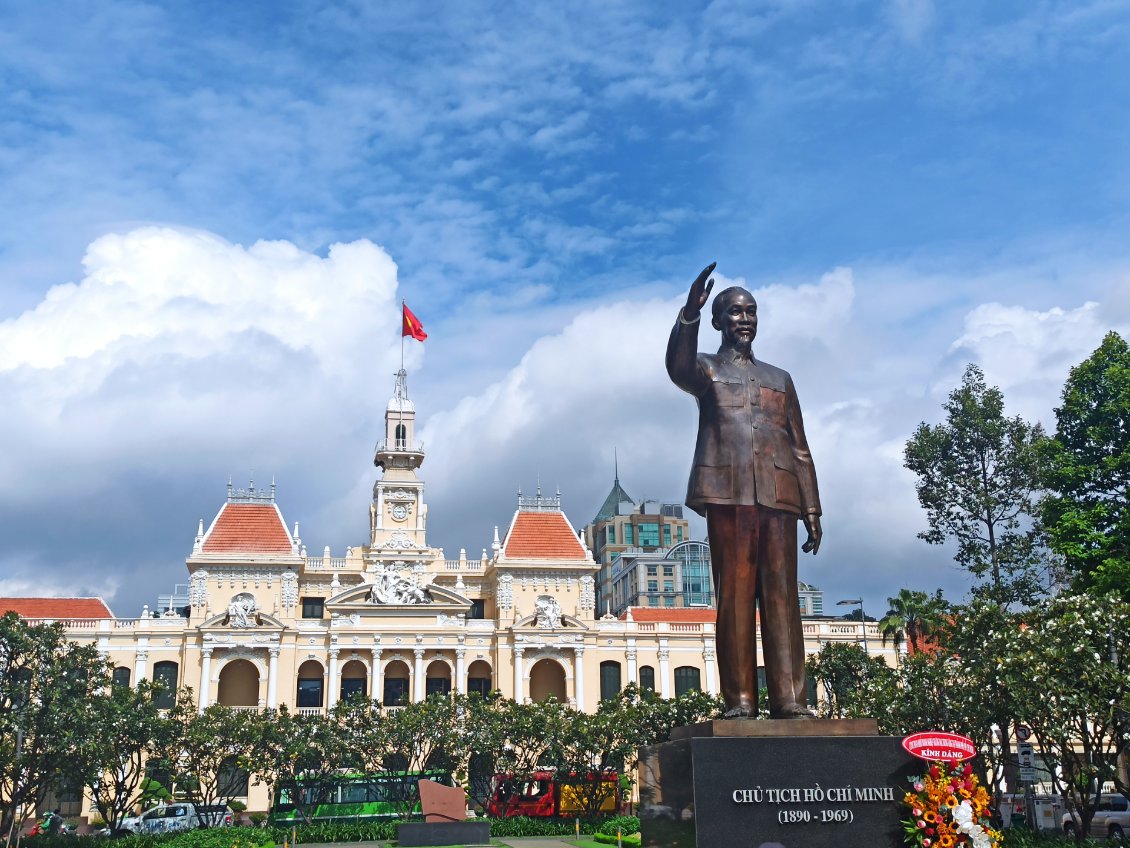 J4. Statue de Ho Chi Minh à Ho Chi Minh ...