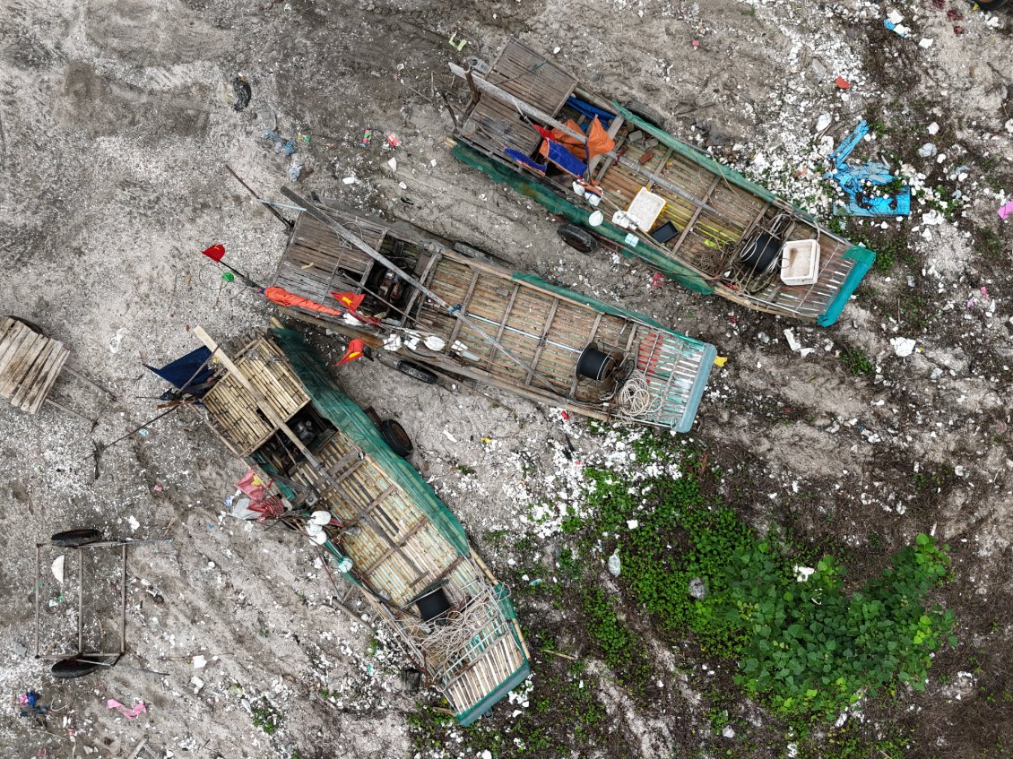 J18. Les bateaux de pêche ont une forme assez spécifique.