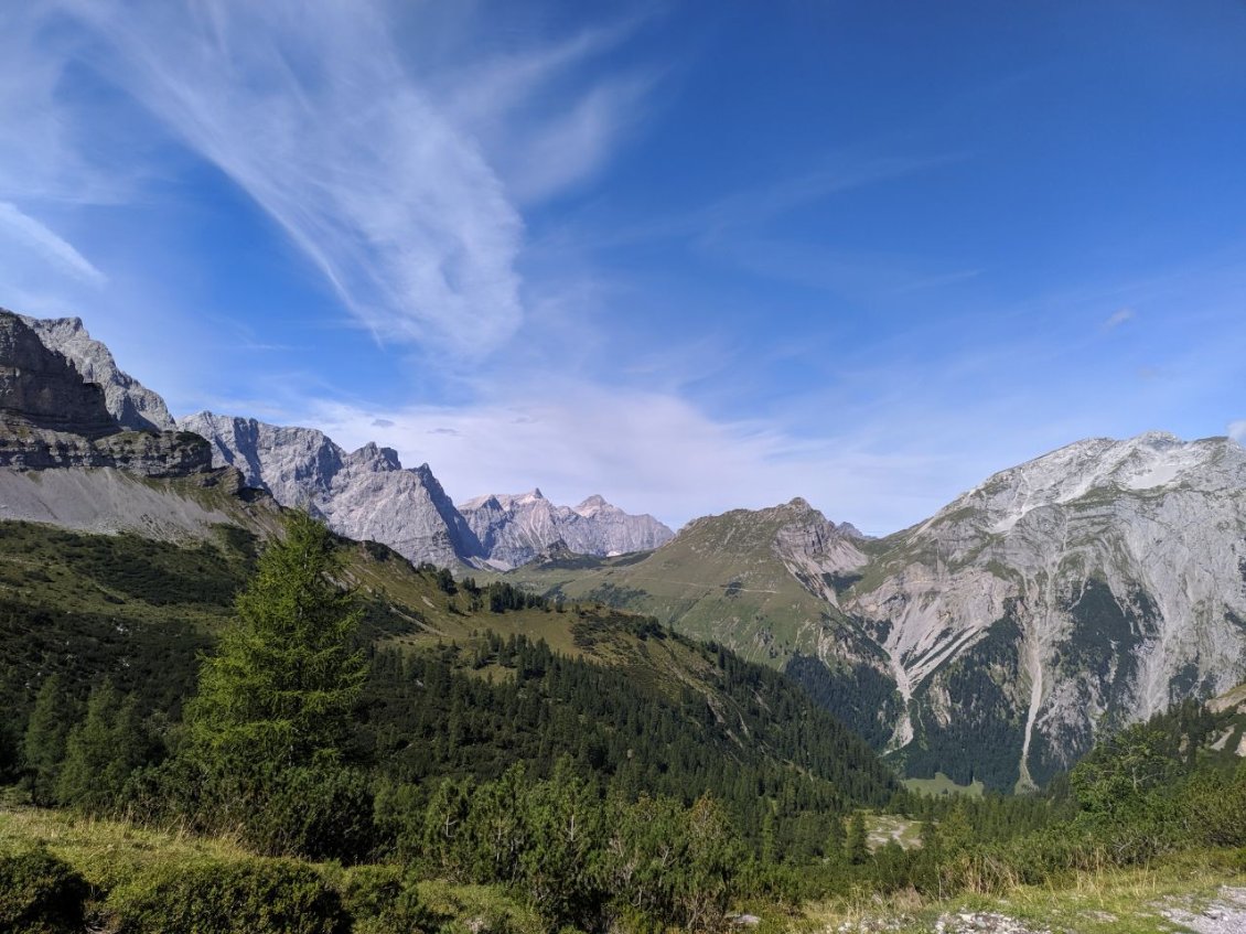 J97 - Fin de la traversée du Karwendel, dans la montée vers le Westliches Lamsenjoch.