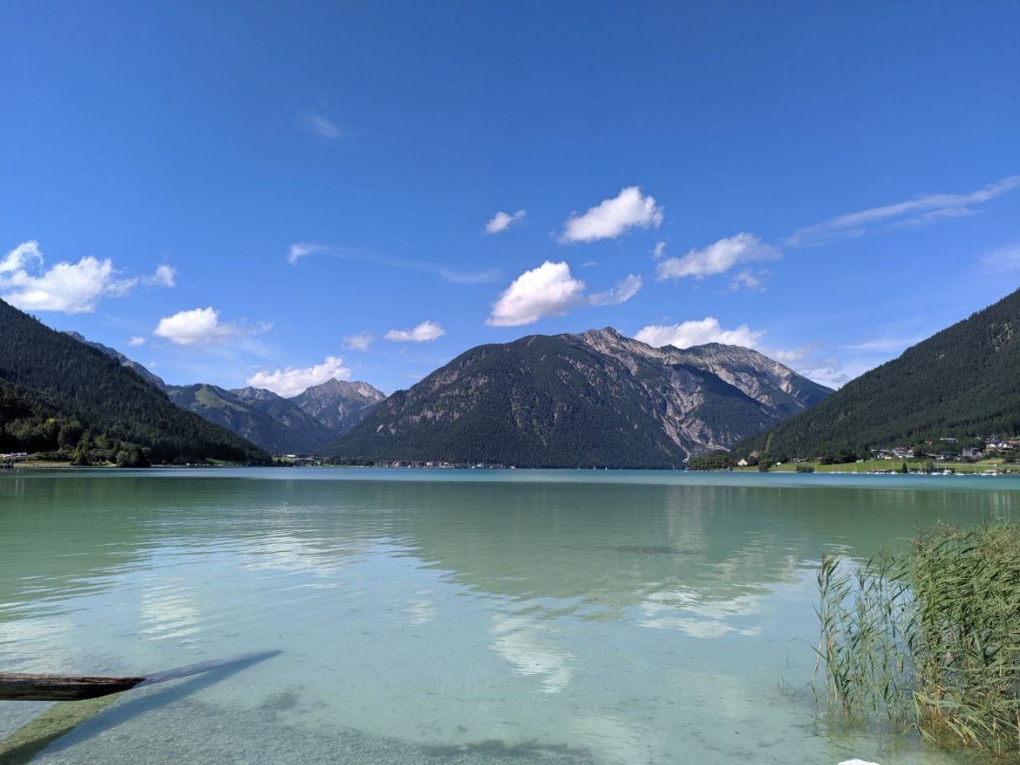 J110 - Lac de Pertisau, à la fin de la traversée du Karwendel. Une sorte de lac d'Annecy en plus préservé !