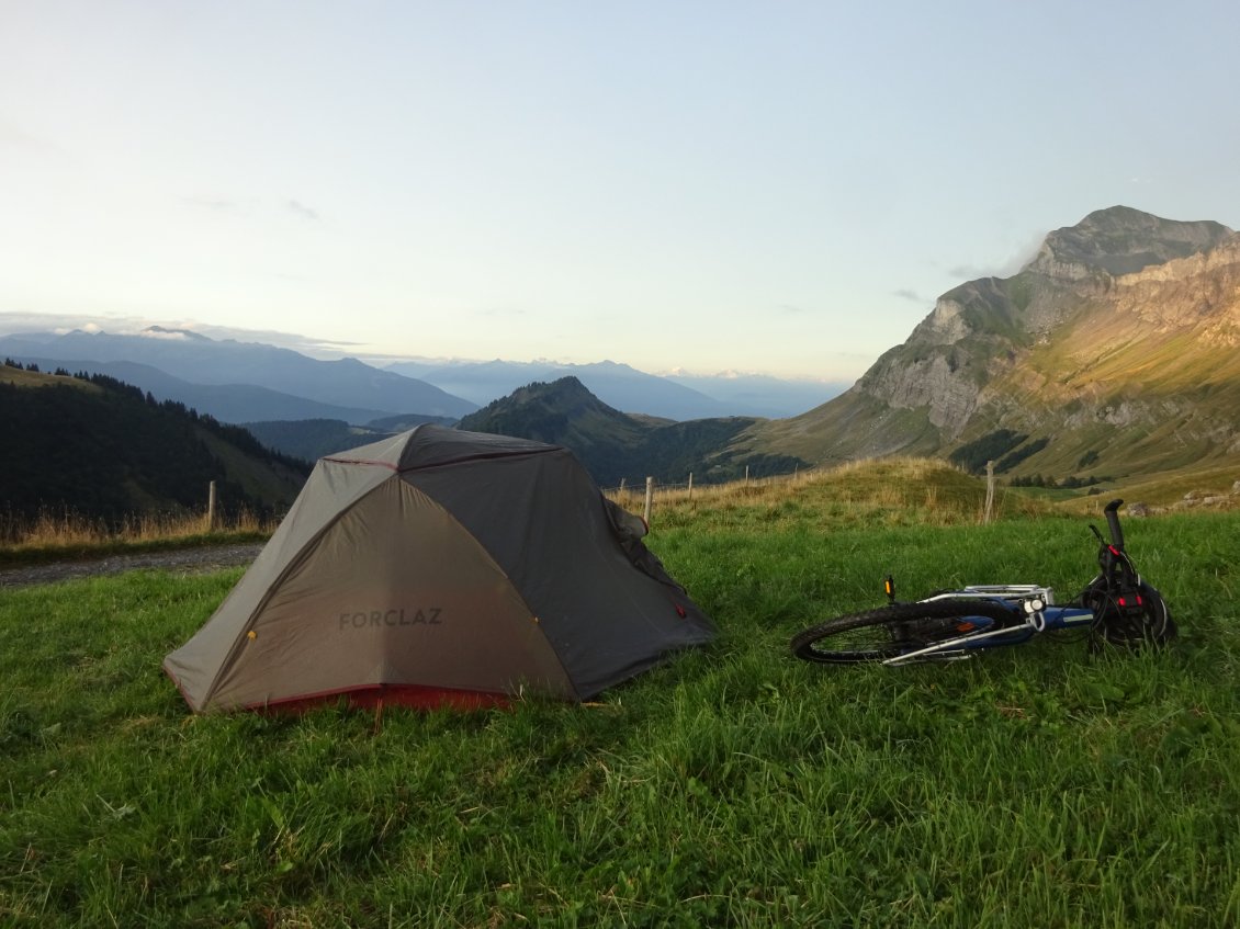 Superbe traversée après le col de l'Arpettaz. Je m'arrête en chemin.