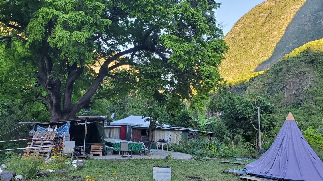 la maison de Frangers, Marie France et leur petite fille est très très rustique.