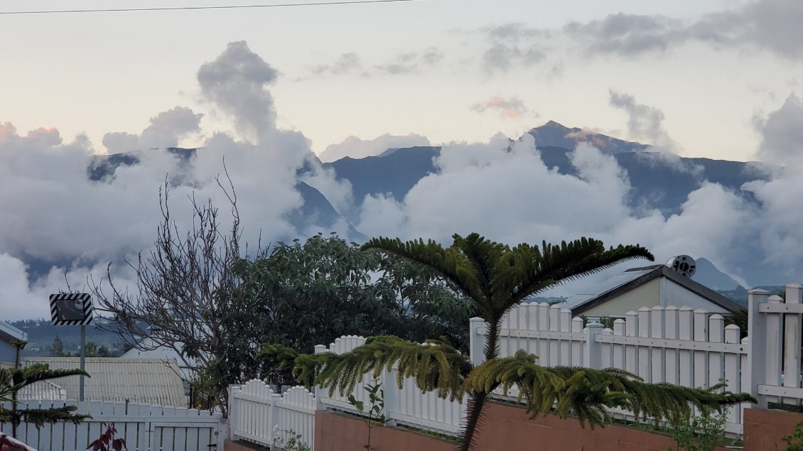 a la plaine des cafres , vue du gite chez Dom.