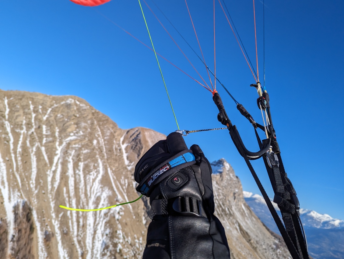 Chauffage à puissance max pour avoir les mains bien au chaud en parapente