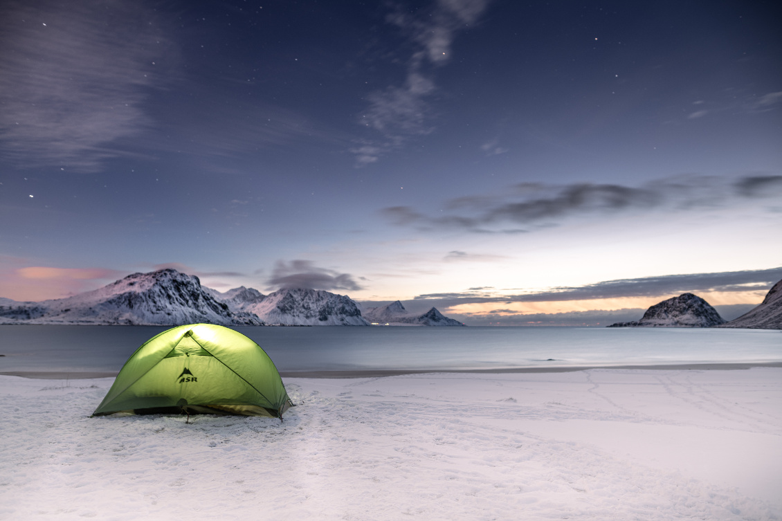 #5 Bruno Berthet.
Lofoten, mars 2020, à la recherche d’aurores boréales, bivouac en bord de mer, plage de Haukland.