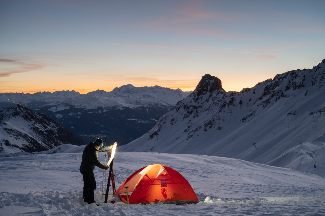 #9 Bruno Berthet.
Au-dessus de chez moi, Tarentaise, départ de la maison en ski de rando et bivouac face au mont Blanc, avec les lumières du matin.