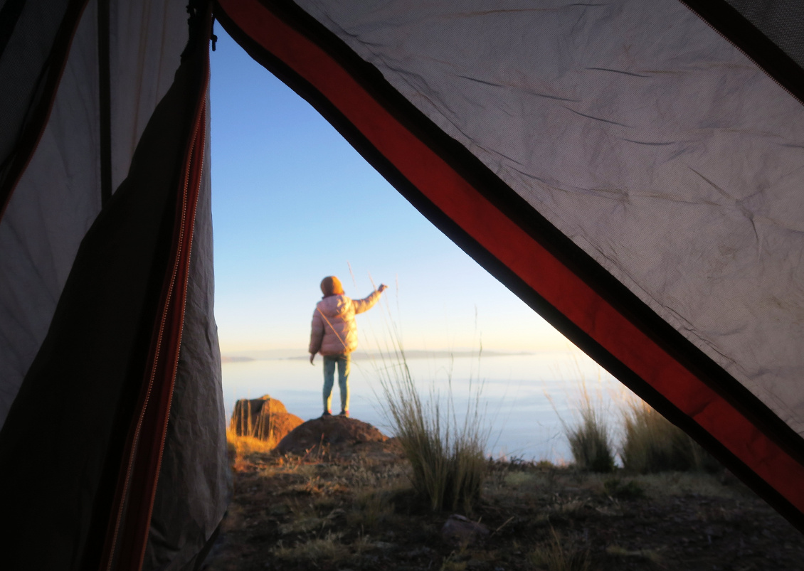 #33 Marion Barbarin et Julien Montagnier.
Titicaca. Nous avons longé cette immense mer intérieure par sa rive est, la plus sauvage et la plus belle, au plus proche des habitants et des villages qui bordent le lac.