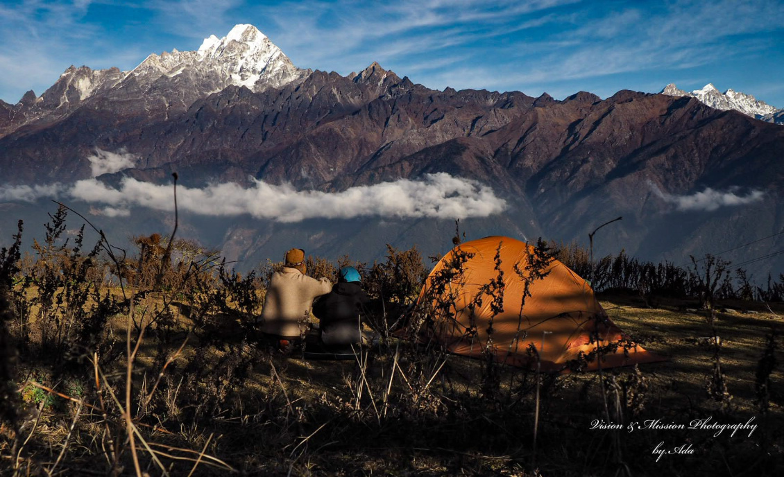 #1 Adriana Rogowska.
Coucher de soleil somptueux sur le Langtang Lirung, montagne sacrée qui culmine à 7227 m dans la vallée du Langtang, Népal, depuis le hameau de Nagthali (3160 m). Lors d'un trek (Tamang Trail Héritage) en décembre 2023.