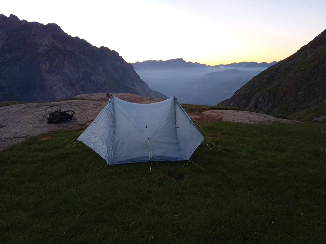 #3 Bernard Cocatrix.
Bivouac sur l'Hexatrek entre le col du Vallon et le lac du Lauvitel (massif des Écrins).