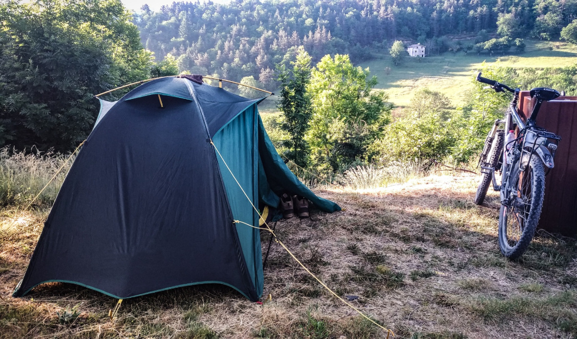 #7 Christian Siret.
Ce n'est pas un bivouac au bout du monde mais c'est un très très bon souvenir d'une belle randonnée de printemps sur les véloroutes d'Ardèche !