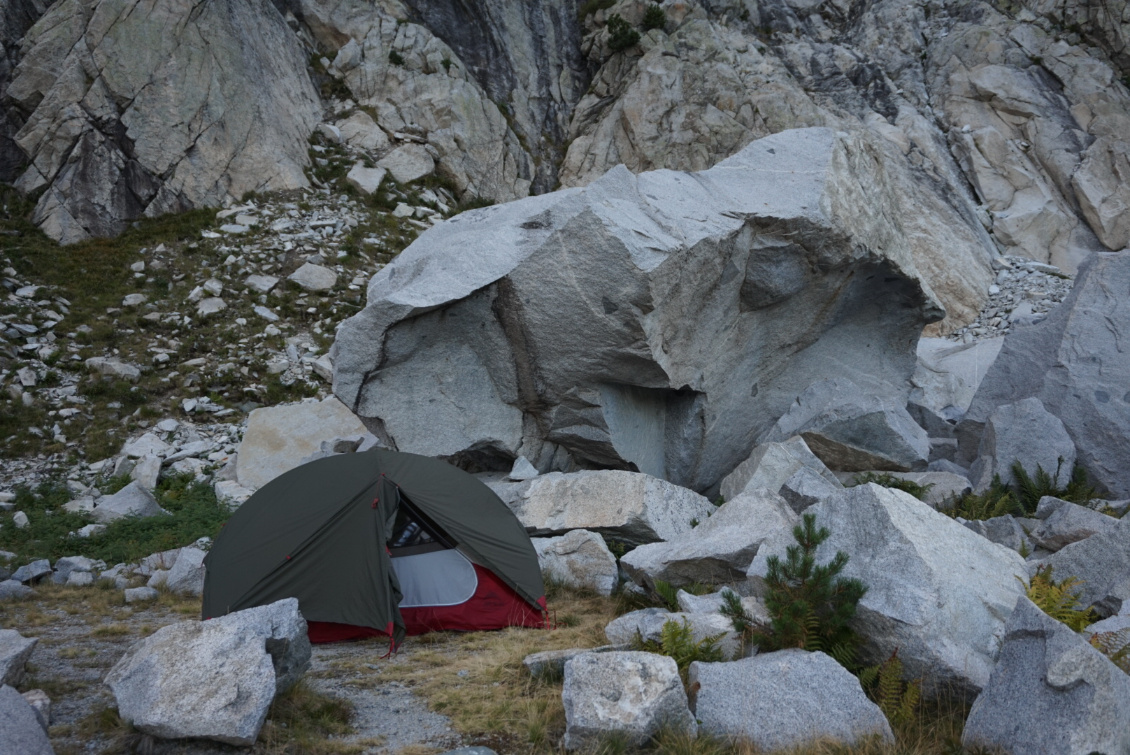 #10 Coline Berret
@ecolineroule.
Août 2021 dans les Pyrénées, au col (hourquette) de Cap de Long, dans la réserve naturelle du Néouvielle, après une longue ascension.