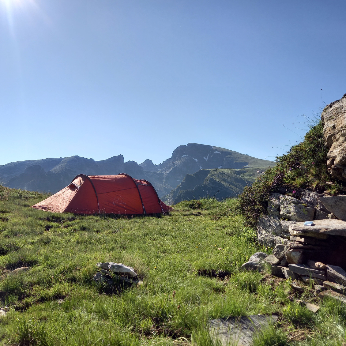 #31 Lucile Chatelon.
Plitkatcho ezero, Rila, dernier bivouac en Bulgarie dans la plus belle des vallées, au pied du Malyovitsa.