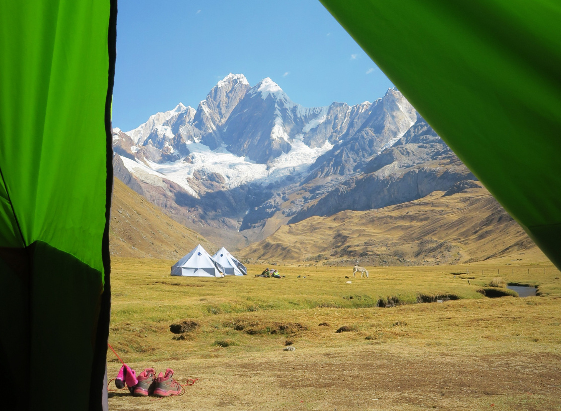 #32 Marion Barbarin et Julien Montagnier.
Nous reposons à nouveau nos vélos pour un trek d'exception au cœur de la cordillère Huayhuash.