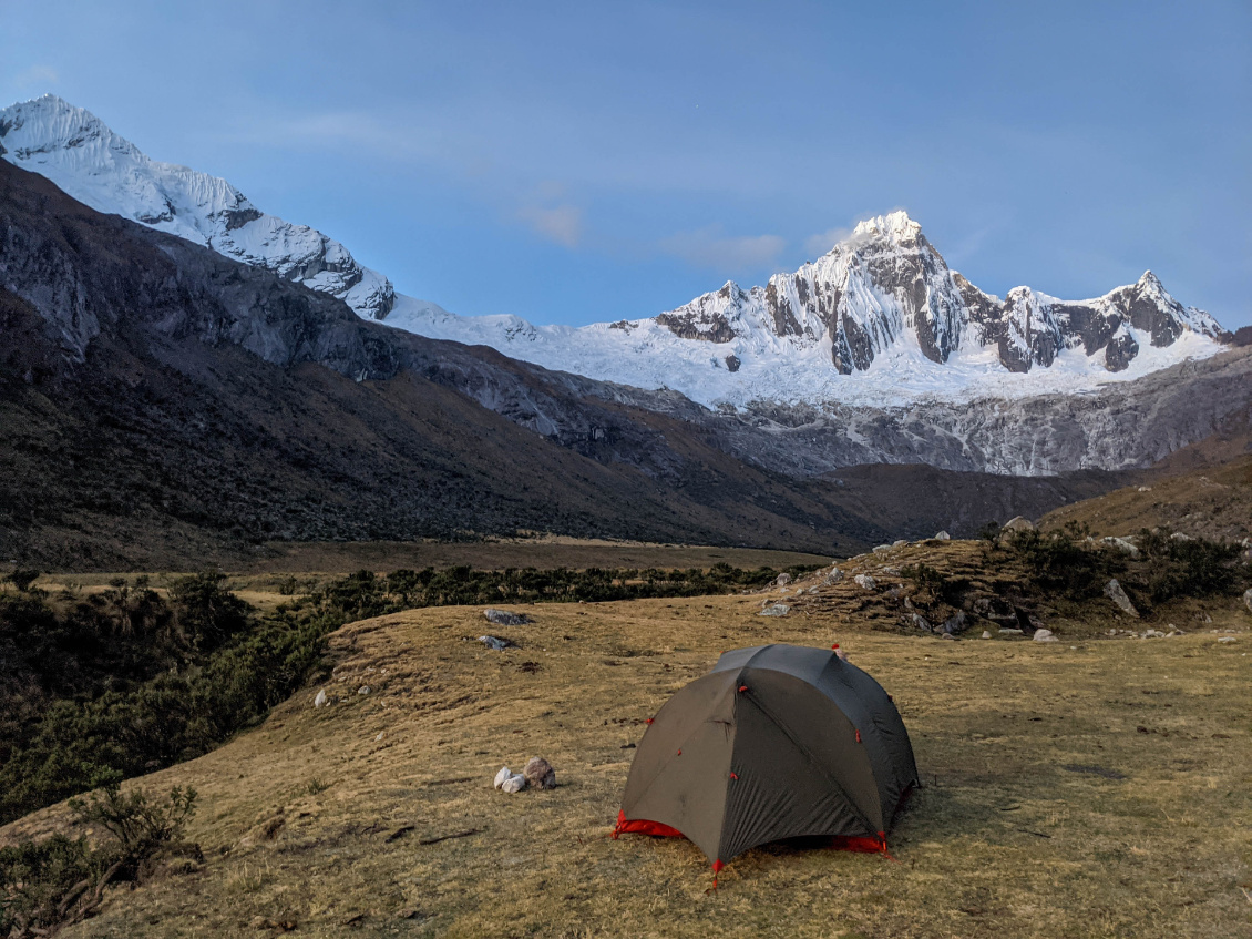 #34 Matthieu Gillot.
Cordillère Blanche, Pérou, bivouac à 4300 m sur le trek de Santa Cruz.