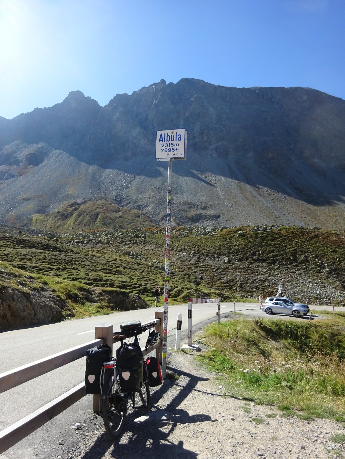 Un col de plus. Merci à mon vélo, excellent compagnon de route.