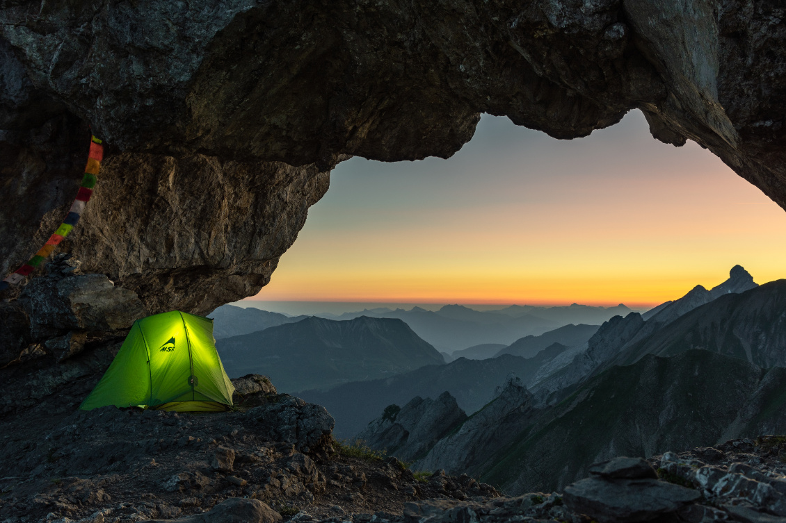 Bruno Berthet.
Un lieu bien connu, mais pas pour le bivouac : le trou de la Mouche, vue imprenable sur le mont Blanc et la pointe Percée, point culminant des Aravis.