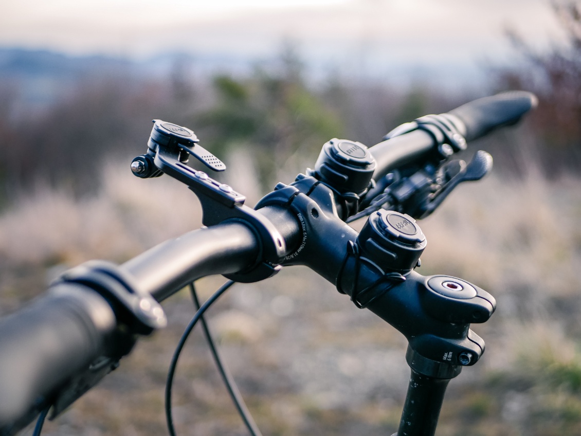 3 positions de test. Le Z BIKE MOUNT est monté à deux endroits différents ici, mais Zéfal recommande uniquement la position sur la potence, bien plus adaptée effectivement.