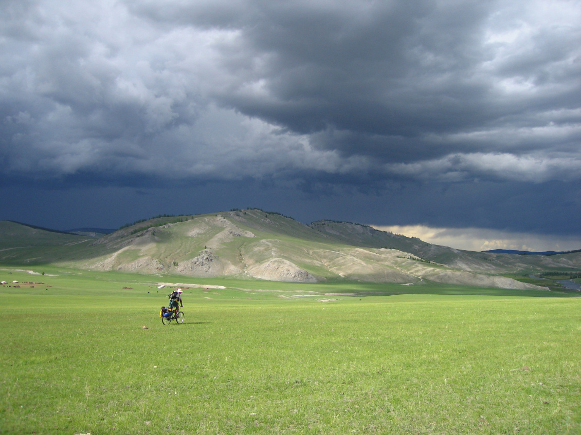 En Mongolie, je me prendrais presque pour un yack avant l’orage !