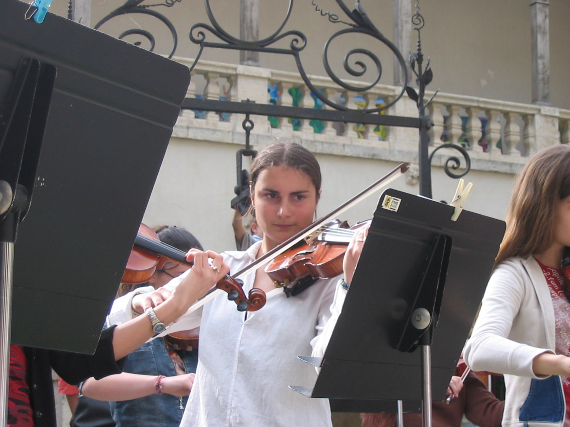 2004 : Ah si, les choses ont changé, mon violon prend maintenant la poussière.