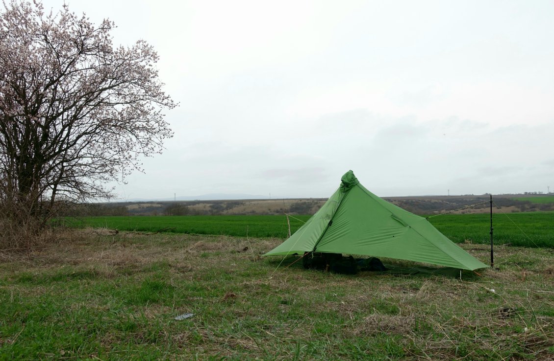 Comme dans les déserts d'oliviers en Andalousie, bivouaquer ici ou ailleurs revient un peu au même dans une plaine céréalière. Ça n'empêche pas de passer de bons bivouacs.