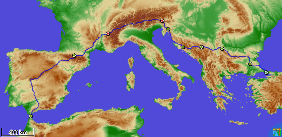La ligne que j'ai tracé à pieds sur la carte d'Europe en relief. Parti de Tarifa en février 2023, j'ai marché 6300km avec 220 000 m de dénivelé positif à travers l'Europe, pour arriver en mars 2024 à Istanbul. Marchant principalement par les montagnes et les campagnes, mon itinéraire a traversé l'Espagne, la France, l'Italie, la Slovénie, la Croatie, la Bosnie-Herzégovine, la Serbie, la Bulgarie et la Turquie.