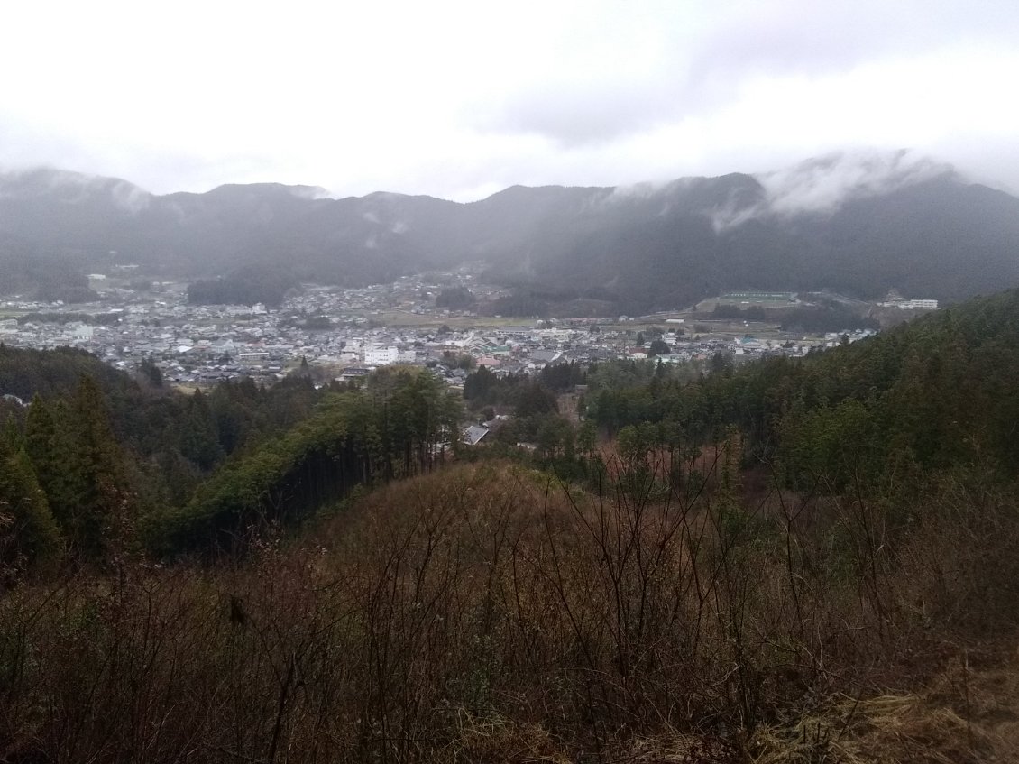 Vue sur Kumakōgen lors de la descente.