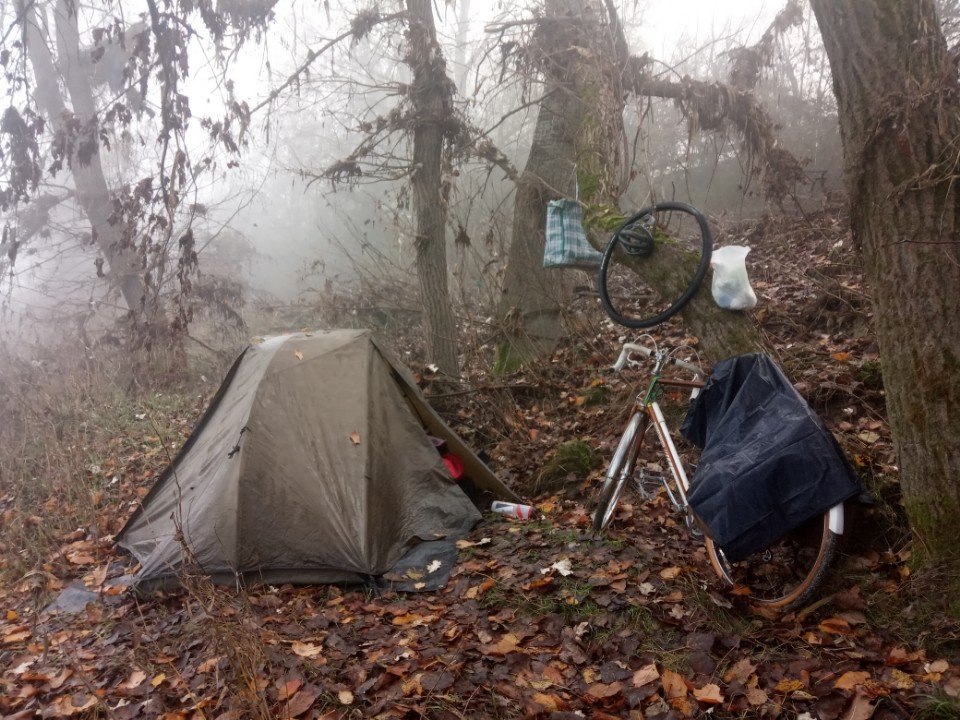 L'humidité est devenue notre quotidien sur nos bivouacs italiens.
