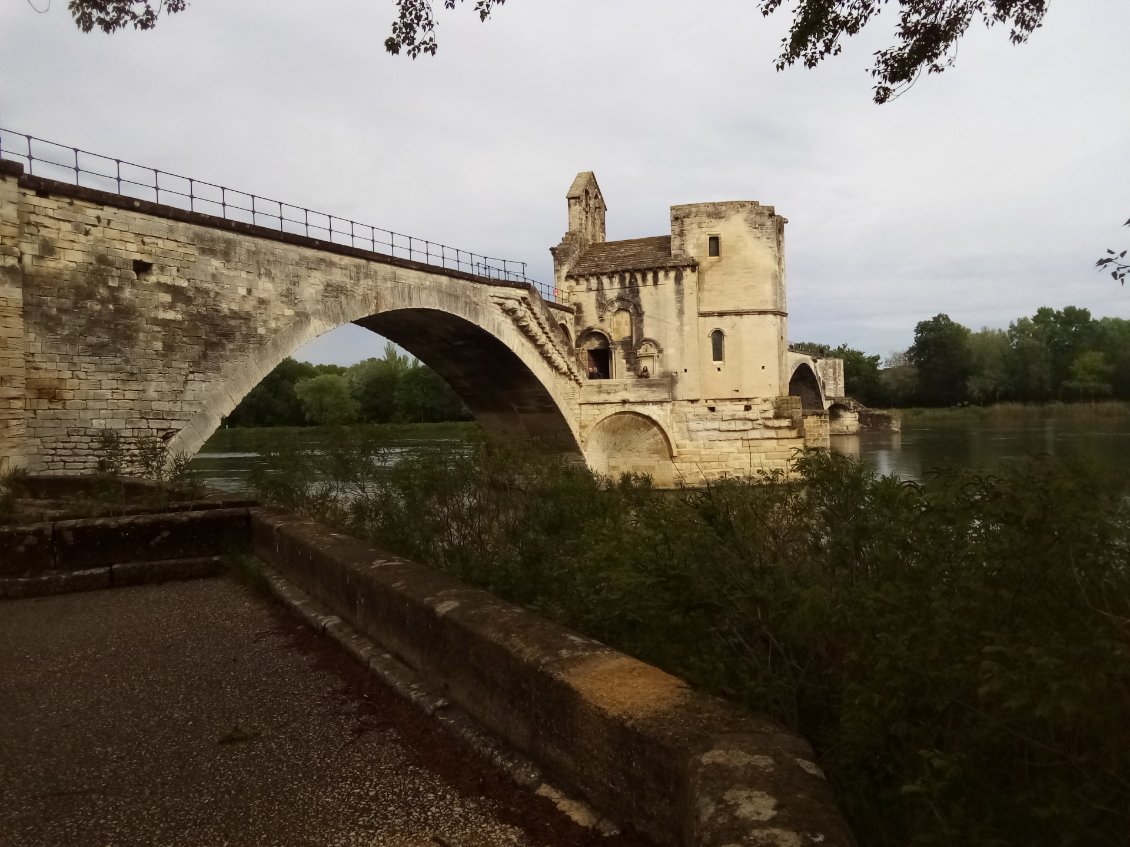 Et le pont bien sûr ! Car nous avons tous chanté la chanson.