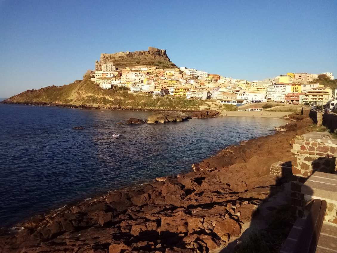 Castelsardo et sa ville fortifiée perchée pour terminer en beauté.