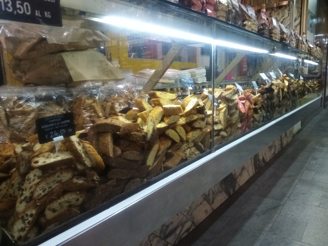 Douceurs au marché central.