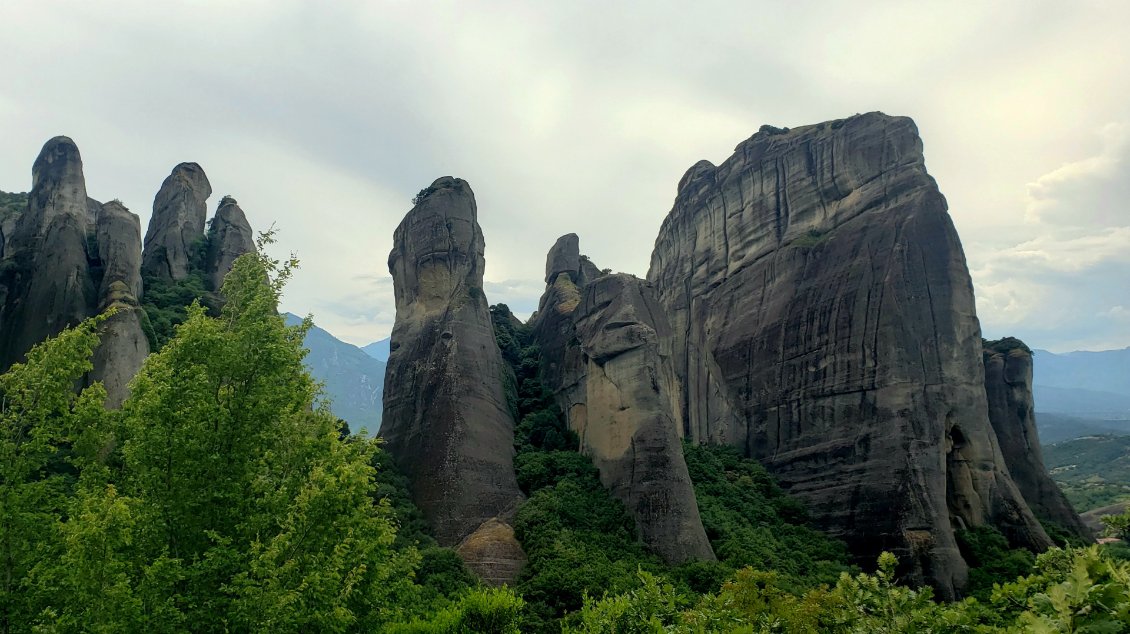 Je reste six jours pour explorer pleinement ce site exceptionnel, dont les formations rocheuses me rappellent les falaises de Belogradchik en Bulgarie.