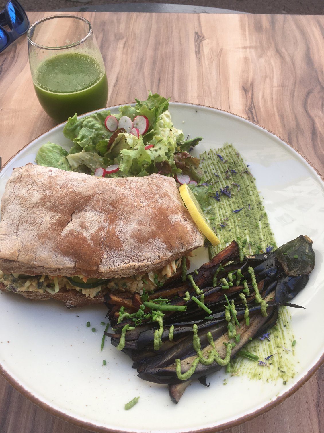 Miam miam ! Ce pain maison sans gluten est incroyablement bon.
