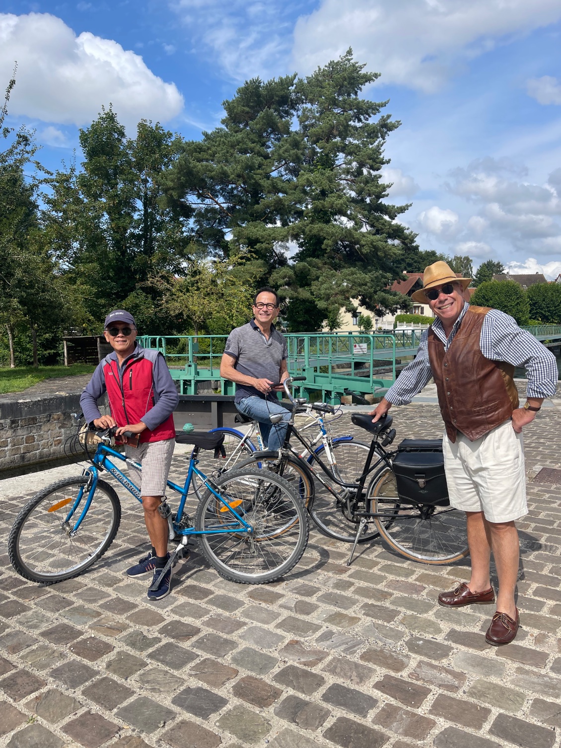 À Pont Remy. Deux vélos des années 70
