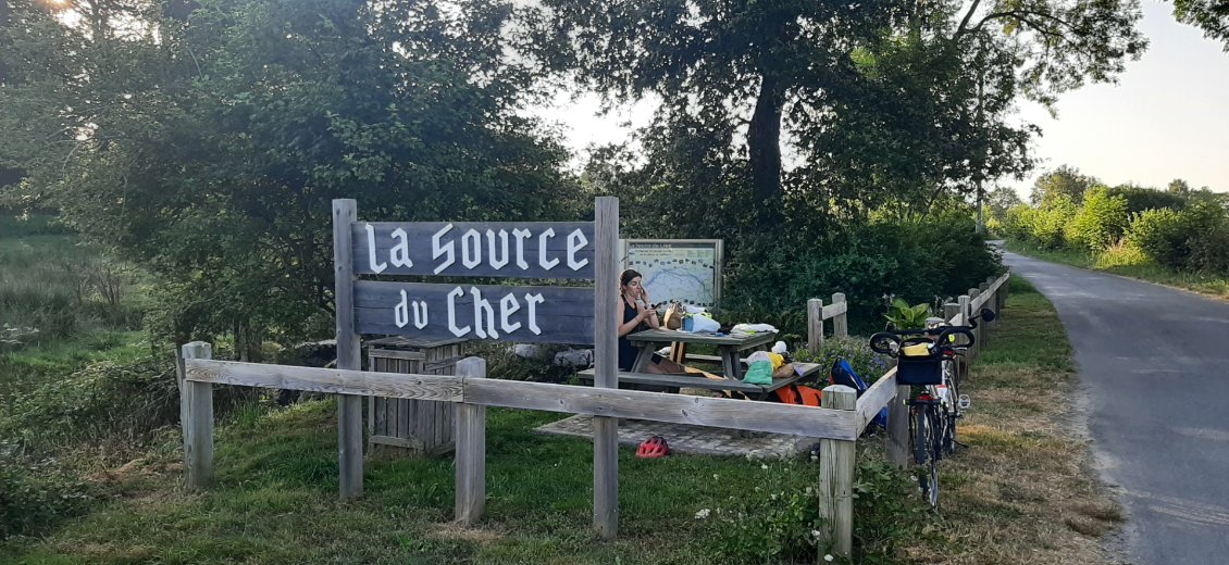 Et tous guillerets, on n'a pas été bien loin pour trouver un spot de bivouac. Eau de source garantie.
