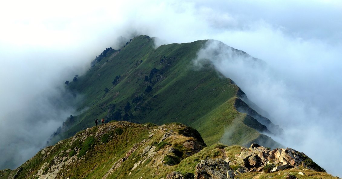 Avant de pédaler les deux jours restants jusqu'à mon arrivée finale en Gironde, je m'accorde une excursion bonus dans les Pyrénées avec deux coéquipiers.
