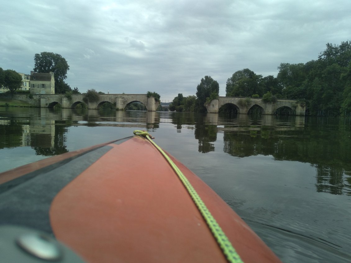 Pont cassé de Mantes-La-Jolie