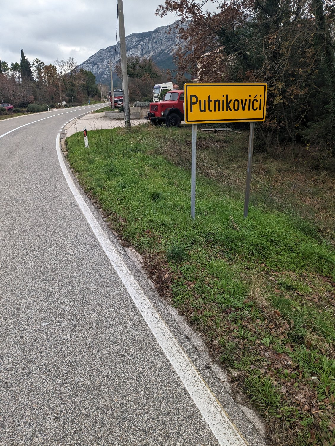 Allô Papa ? Je suis à Putnikovići !